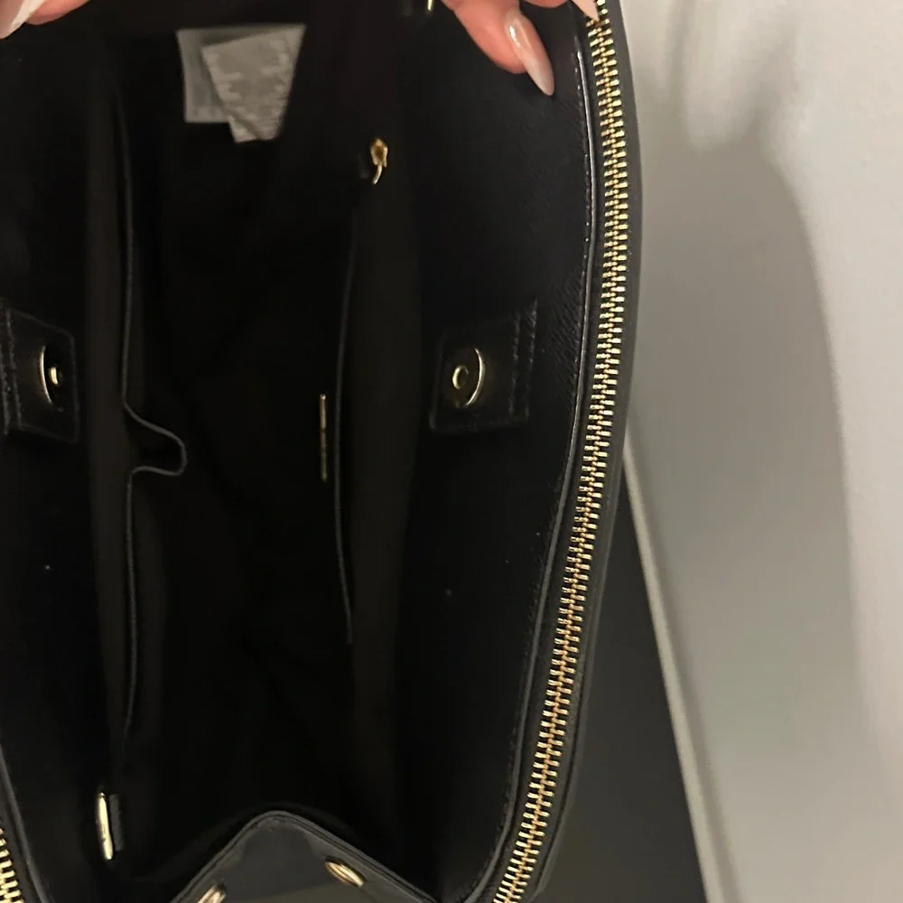 Aldo Elegant Black Handbag w Gold Hardware. NWOT. - Picture 15 of 16